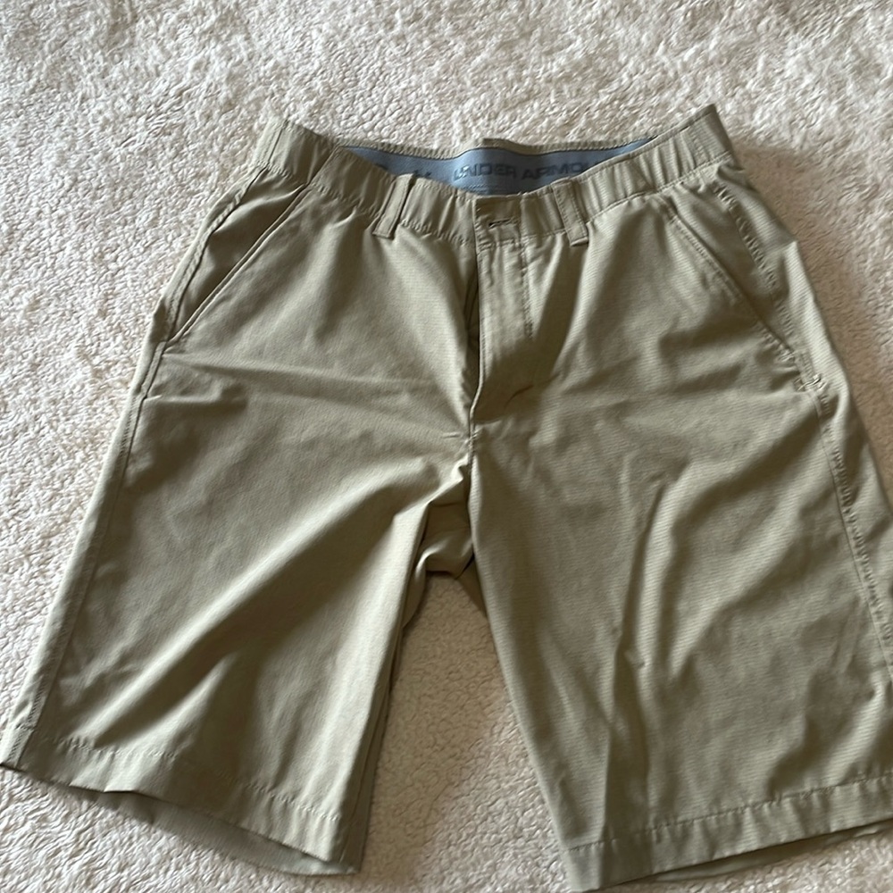 Under Armour Mens Golf Shorts Size 32 Waist